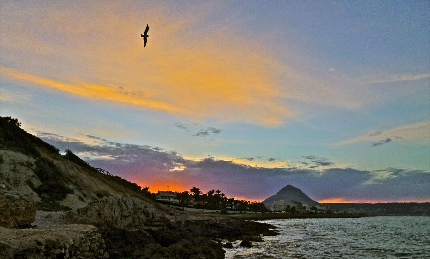 The white rock coves of Cala Blanca on Jávea’s southern coast