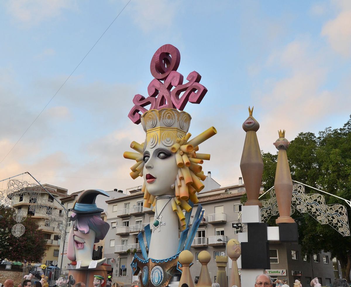 A Fogueres monument standing in a Xàbia square before the burning